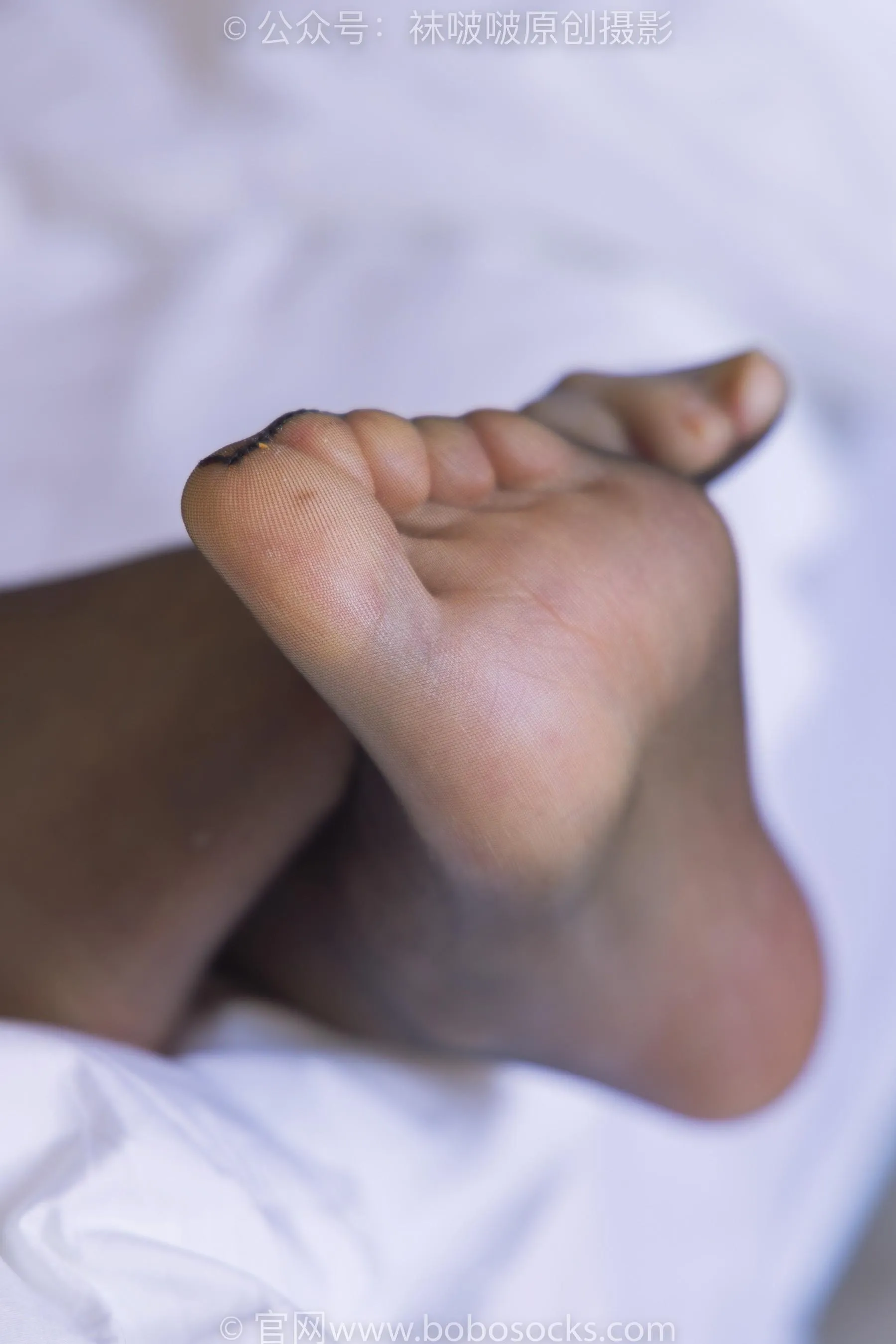[BoBoSocks袜啵啵]NO.216 小甜豆-两双高跟鞋、肉丝、油亮黑丝[23] [55P]插图2